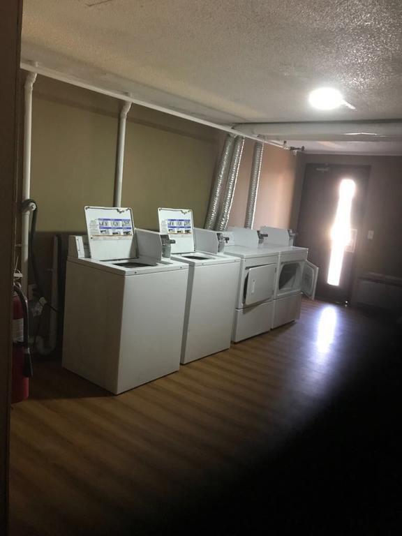 Super 9 Motel Troy エクステリア 写真